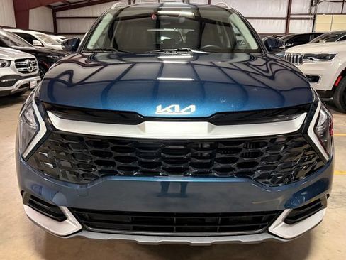 Used 2023 Kia Sportage EX AWD/4WD image 7