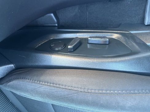 Used 2022 Ford Explorer XLT image 18