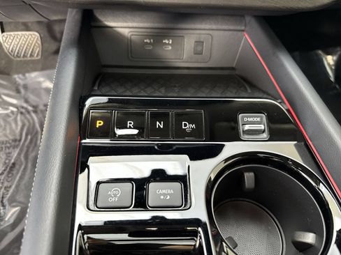 Used 2025 Nissan Murano SL AWD/4WD image 17