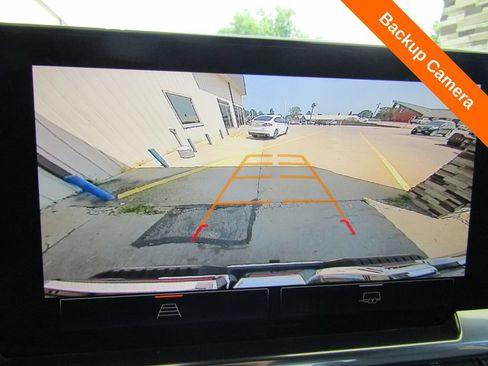 Used 2025 GMC Sierra 1500 SLT AWD/4WD image 16