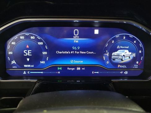 Used 2023 Chevrolet Silverado 1500 LT AWD/4WD image 19