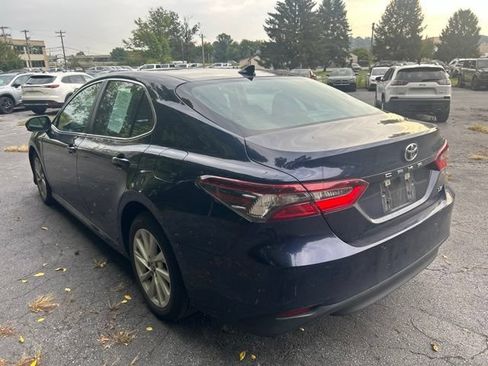 Used 2022 Toyota Camry LE FWD image 5