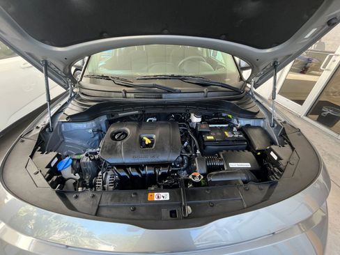 Used 2025 Kia Soul LX w/ LX Technology Package FWD image 30