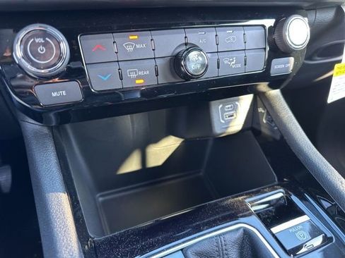 New 2026 Jeep Compass Latitude image 45