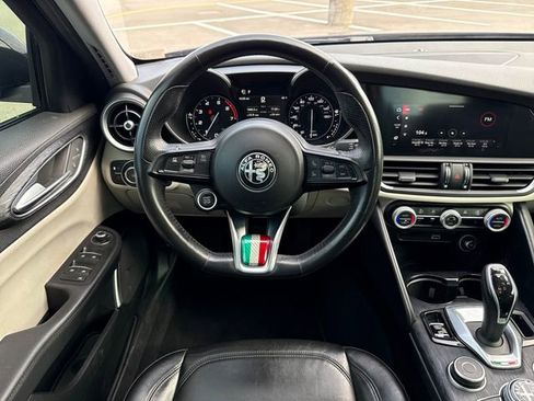 Used 2021 Alfa Romeo Giulia Sprint w/ Nero Edizione AWD/4WD image 21