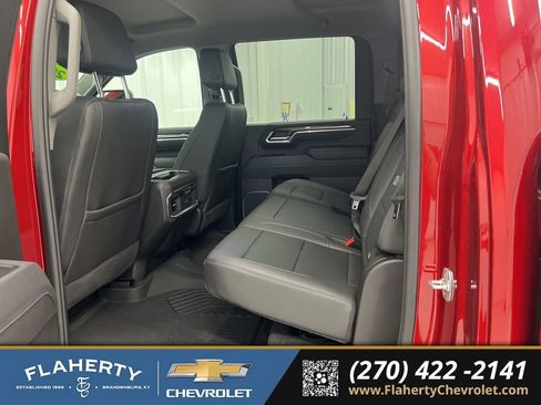 Used 2025 Chevrolet Silverado 2500 LTZ w/ LTZ Convenience Package image 11