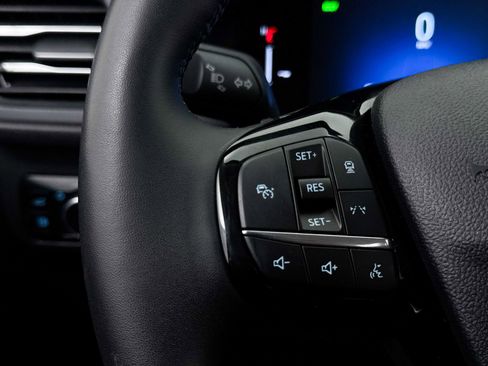 Used 2025 Ford Escape SE FWD image 34