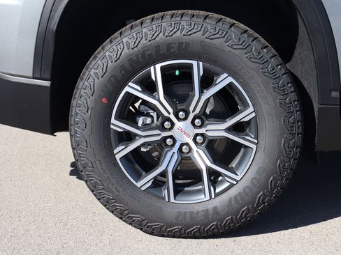 New 2026 GMC Acadia AT4 w/ Luxury Package AWD/4WD image 22
