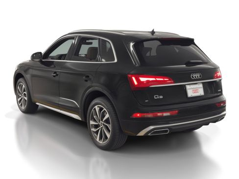 Used 2022 Audi Q5 2.0T Premium w/ Convenience Package image 3