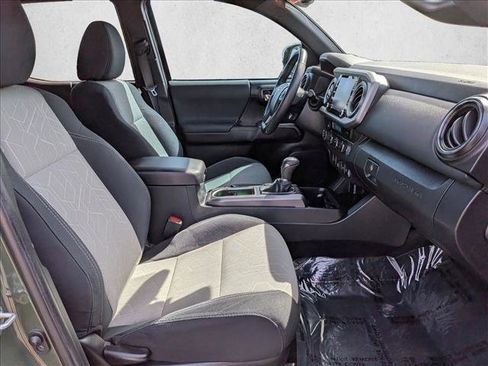 Used 2022 Toyota Tacoma TRD Off-Road AWD/4WD image 24
