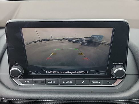 Used 2023 Nissan Rogue S image 21