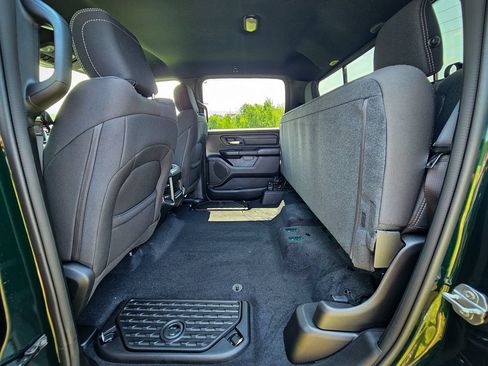 New 2026 RAM 1500 Express AWD/4WD image 32