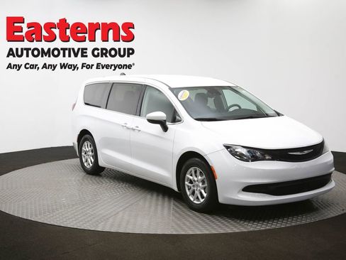 Used 2023 Chrysler Voyager LX FWD image 49