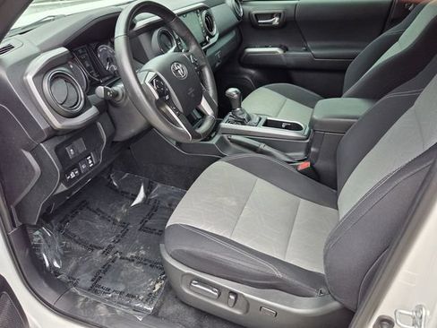 Used 2021 Toyota Tacoma TRD Off-Road AWD/4WD image 8