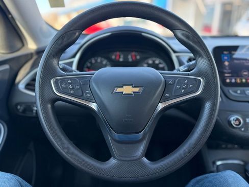 Used 2025 Chevrolet Malibu LT FWD image 21