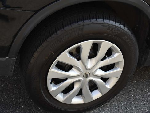 Used 2018 Nissan Rogue S AWD/4WD image 36