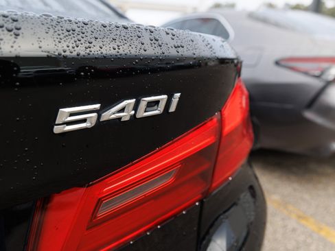 Used 2018 BMW 540i xDrive w/ Luxury Seating Package image 12