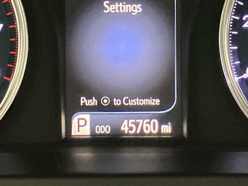 Used 2017 Toyota Camry XLE image 19