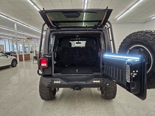 Used 2020 Jeep Wrangler Unlimited Sahara AWD/4WD image 40