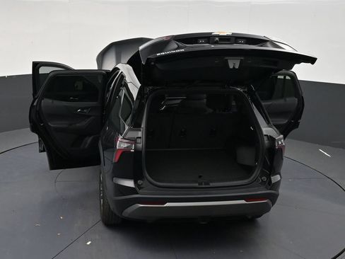 Used 2025 Chevrolet Equinox LT w/ Safety and Technology Package FWD image 32