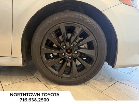 Used 2021 Toyota Camry LE w/ Convenience Package FWD image 13