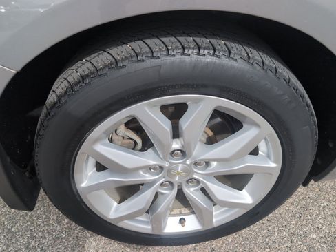 Used 2017 Chevrolet Impala LT FWD image 21