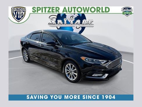 Used 2017 Ford Fusion SE image 1
