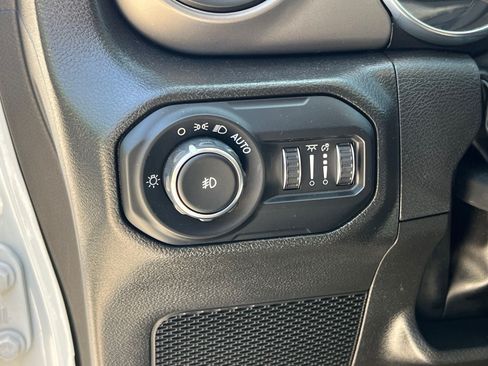 Used 2022 Jeep Wrangler Unlimited Sport AWD/4WD image 23