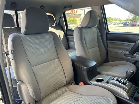 Used 2013 Toyota Tacoma PreRunner w/ SR5 Pkg image 12