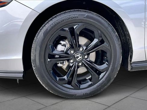 Used 2025 Honda Accord SE image 10