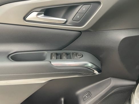 New 2026 Chevrolet Traverse LT w/ Driver Confidence Package AWD/4WD image 10