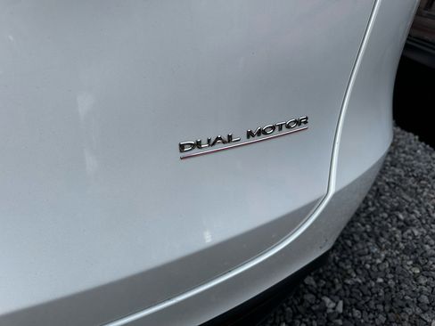 Used 2022 Tesla Model Y Performance image 9