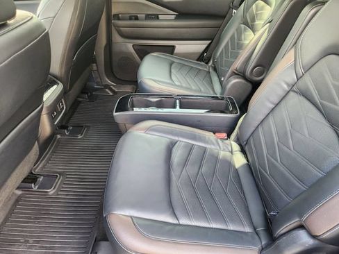 Used 2023 Nissan Pathfinder Platinum FWD image 28