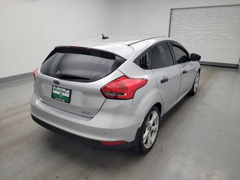 Used 2016 Ford Focus Titanium w/ Titanium Technology Package FWD image 9