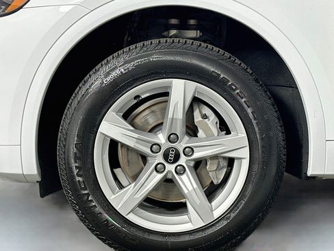 Used 2021 Audi Q5 2.0T Premium w/ Convenience Package AWD/4WD image 11