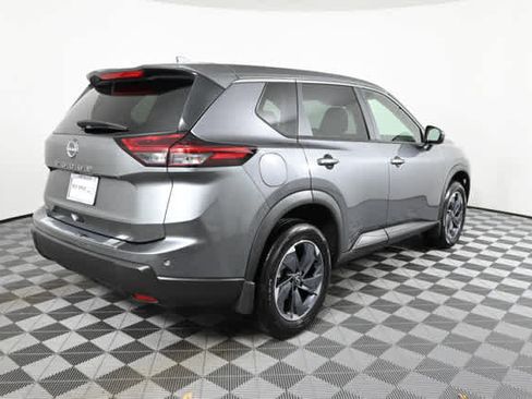 Used 2025 Nissan Rogue SV FWD image 6
