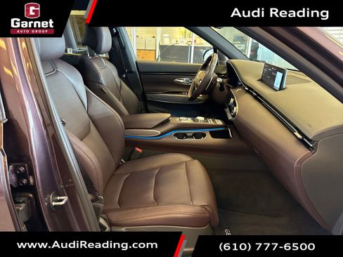 Used 2022 Genesis GV70 2.5T w/ Advanced Package image 42