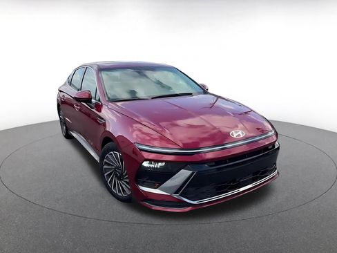 Used 2025 Hyundai Sonata SEL FWD image 3