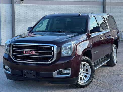 Used 2017 GMC Yukon XL SLT AWD/4WD image 2
