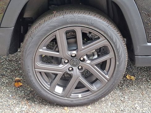 New 2025 Jeep Compass Limited w/ Sun & Sound Group image 5