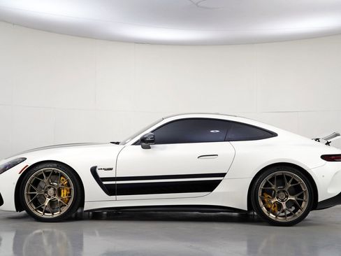 Used 2024 Mercedes-Benz AMG GT 63 image 9