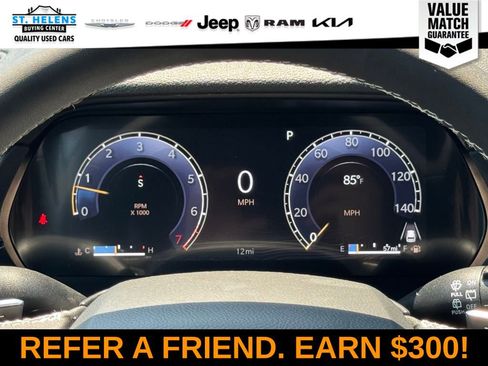 Used 2025 Jeep Grand Cherokee Altitude image 24