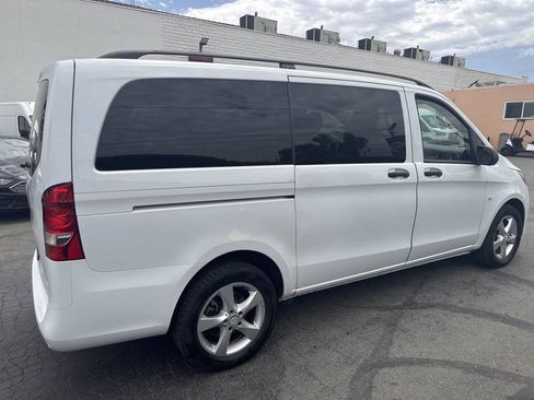 Used 2016 Mercedes-Benz Metris Passenger image 9