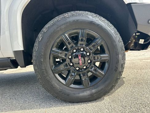 Used 2024 GMC Sierra 2500 AT4 w/ AT4 Premium Plus Package image 13