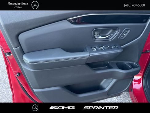 Used 2023 Honda Pilot Touring image 12