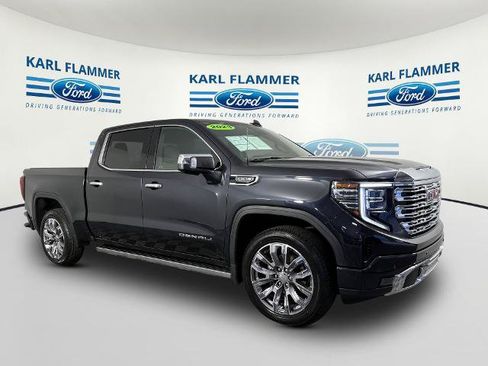 Used 2023 GMC Sierra 1500 Denali w/ Denali Reserve Package AWD/4WD image 1