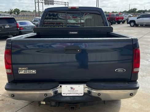 Used 2006 Ford F250 Lariat RWD image 5