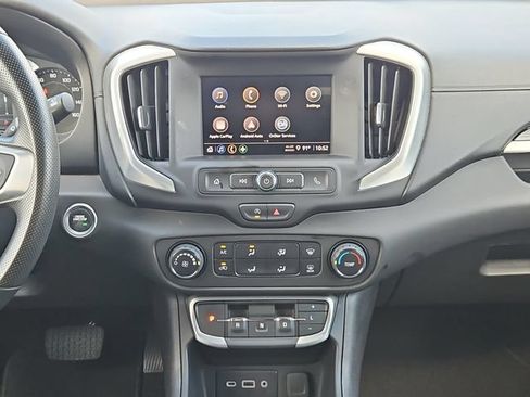 Used 2024 GMC Terrain SLE AWD/4WD image 18
