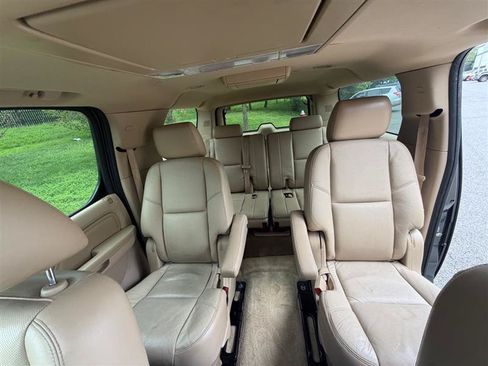 Used 2011 Cadillac Escalade ESV Premium AWD/4WD image 36