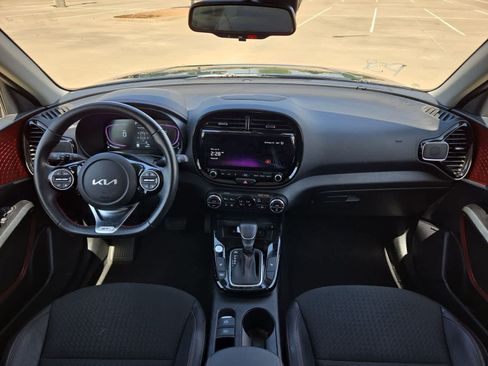 Used 2025 Kia Soul GT-Line w/ GT-Line Technology Package FWD image 13